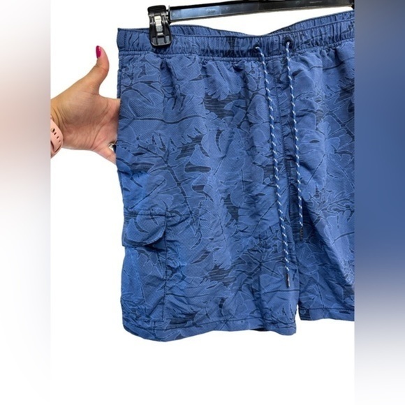 Tommy Bahama Relaxed Swim Shorts Blue in leafs - Picture 4 of 6